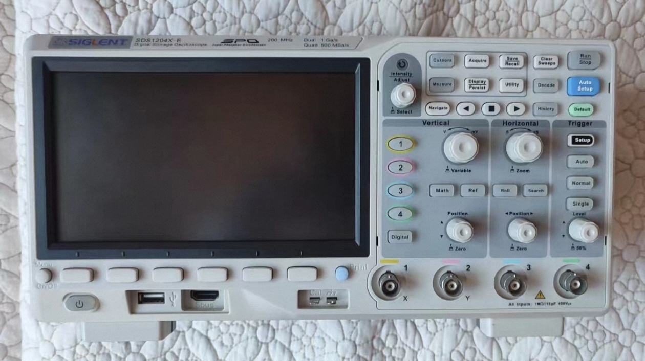 Digital Storage Oscilloscope 4 Channel 100Mhz - Osciloscópio Digital SIGLENT SDS1204X-E 200MHz 4